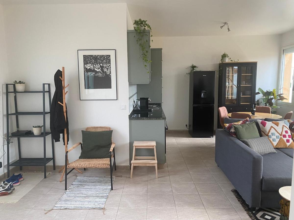 Appartement 2 Pieces De 44M² En Centre Ville 马尼·莱斯·阿莫 外观 照片